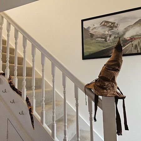Magical Harry Potter Themed Home In Watford - Free Off-Street Parking Extérieur photo