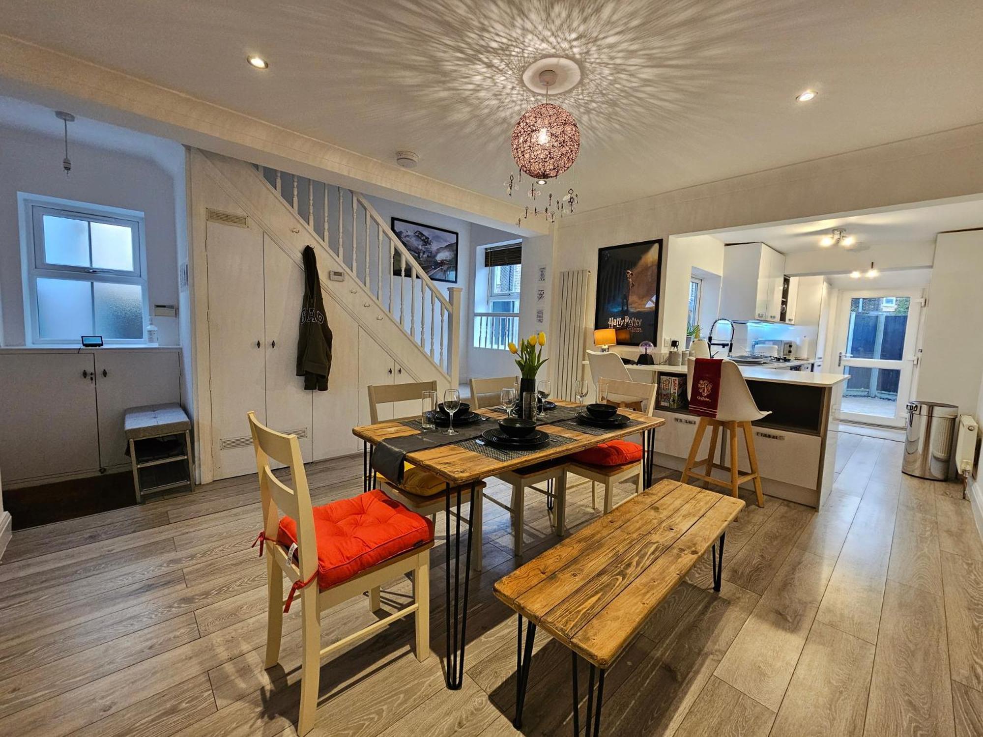 Magical Harry Potter Themed Home In Watford - Free Off-Street Parking Extérieur photo