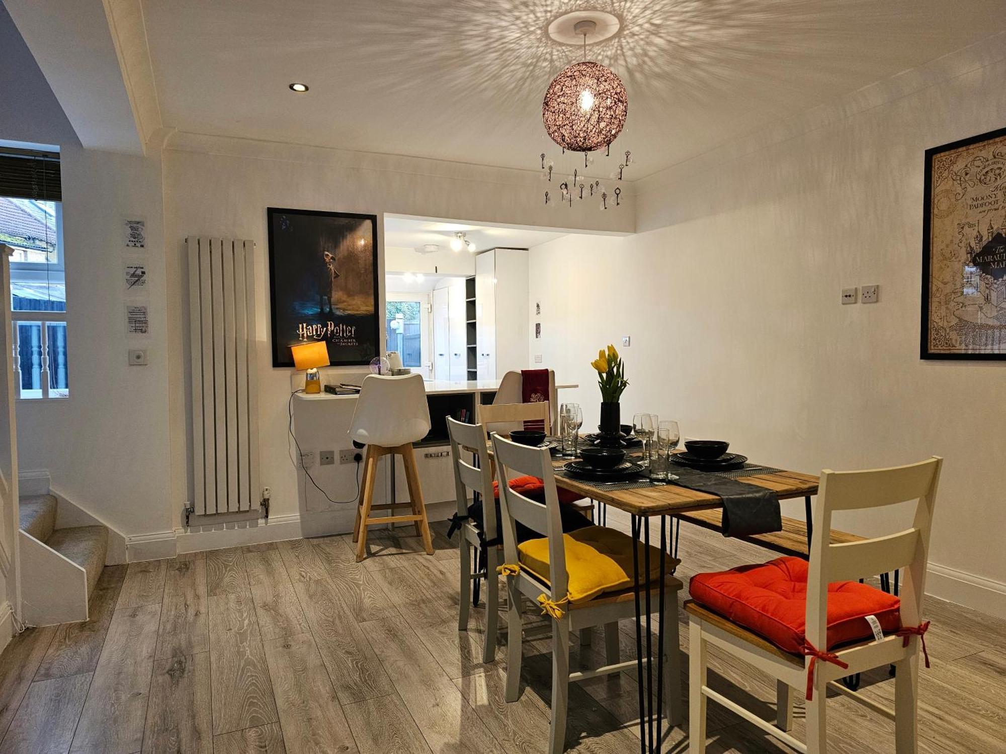 Magical Harry Potter Themed Home In Watford - Free Off-Street Parking Extérieur photo
