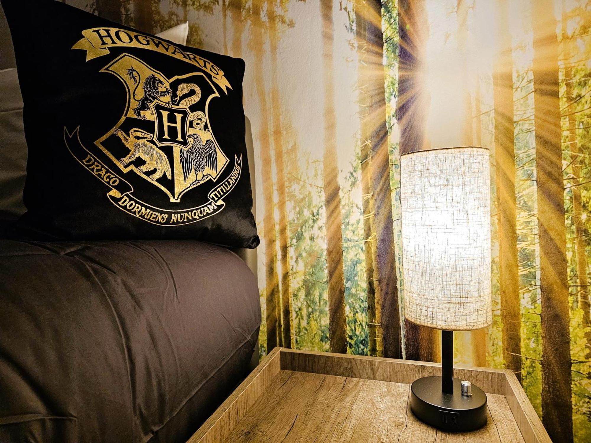 Magical Harry Potter Themed Home In Watford - Free Off-Street Parking Extérieur photo