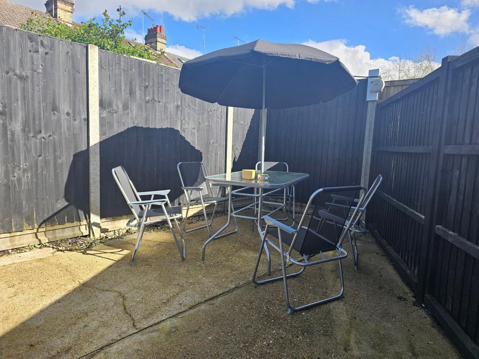 Magical Harry Potter Themed Home In Watford - Free Off-Street Parking Extérieur photo